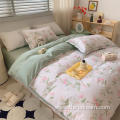 Clear and fragrant bedding set